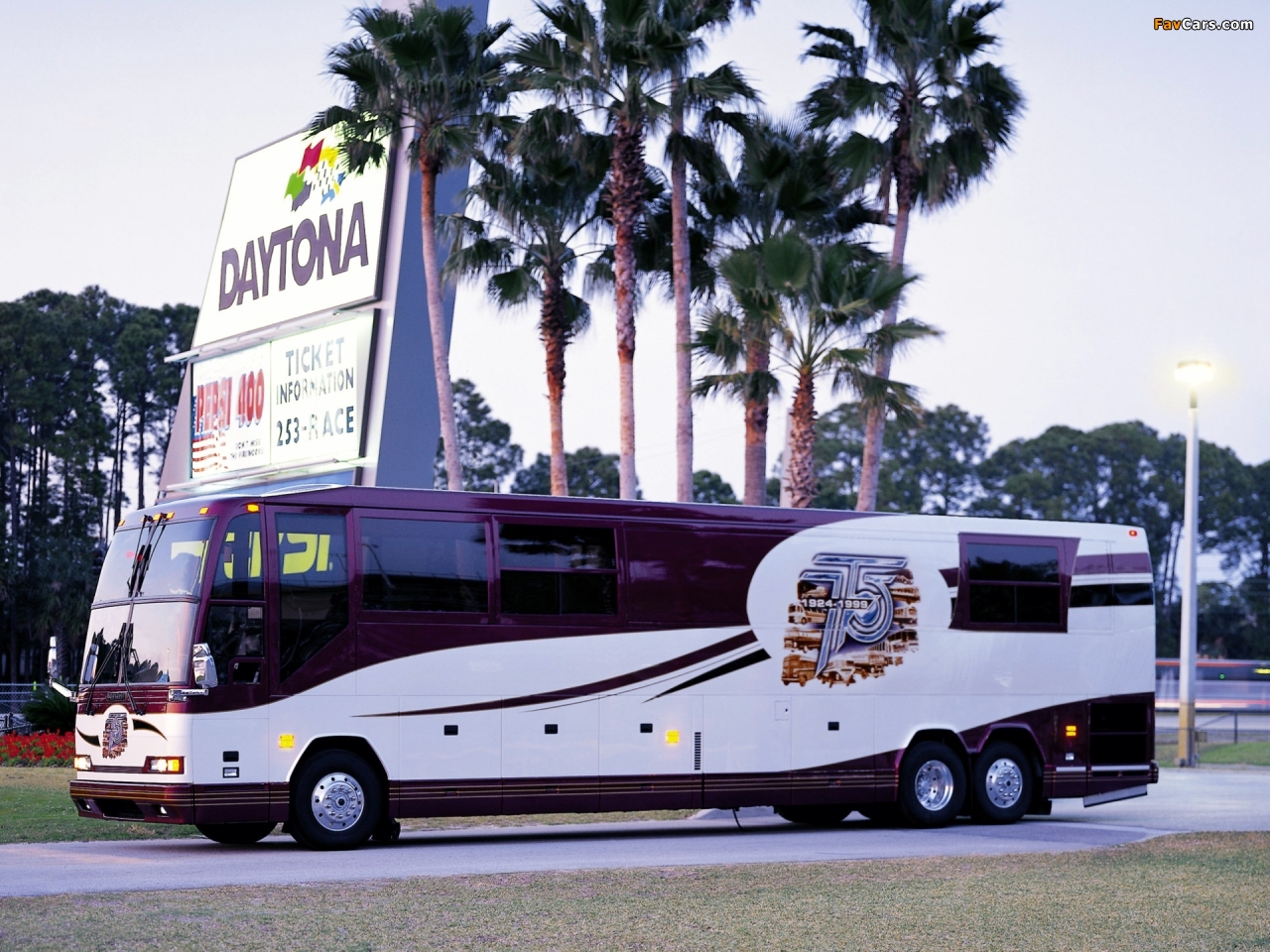 Images of Prevost H3-45 VIP Motorhome 2004 (1280 x 960)