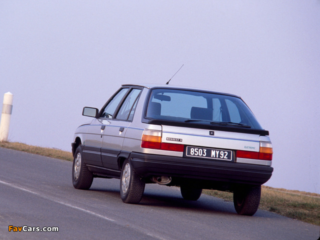 Photos of Renault 11 1981–86 (640 x 480)