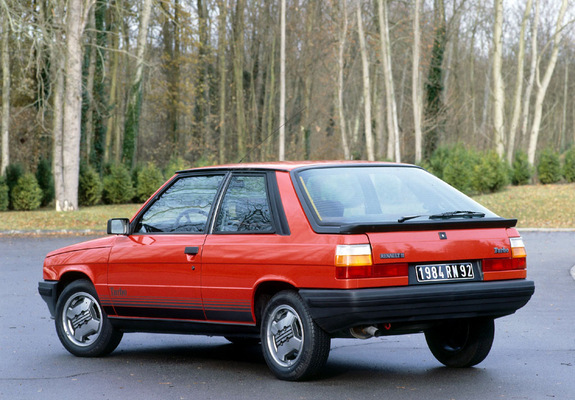 Pictures of Renault 11 Turbo 1981–86