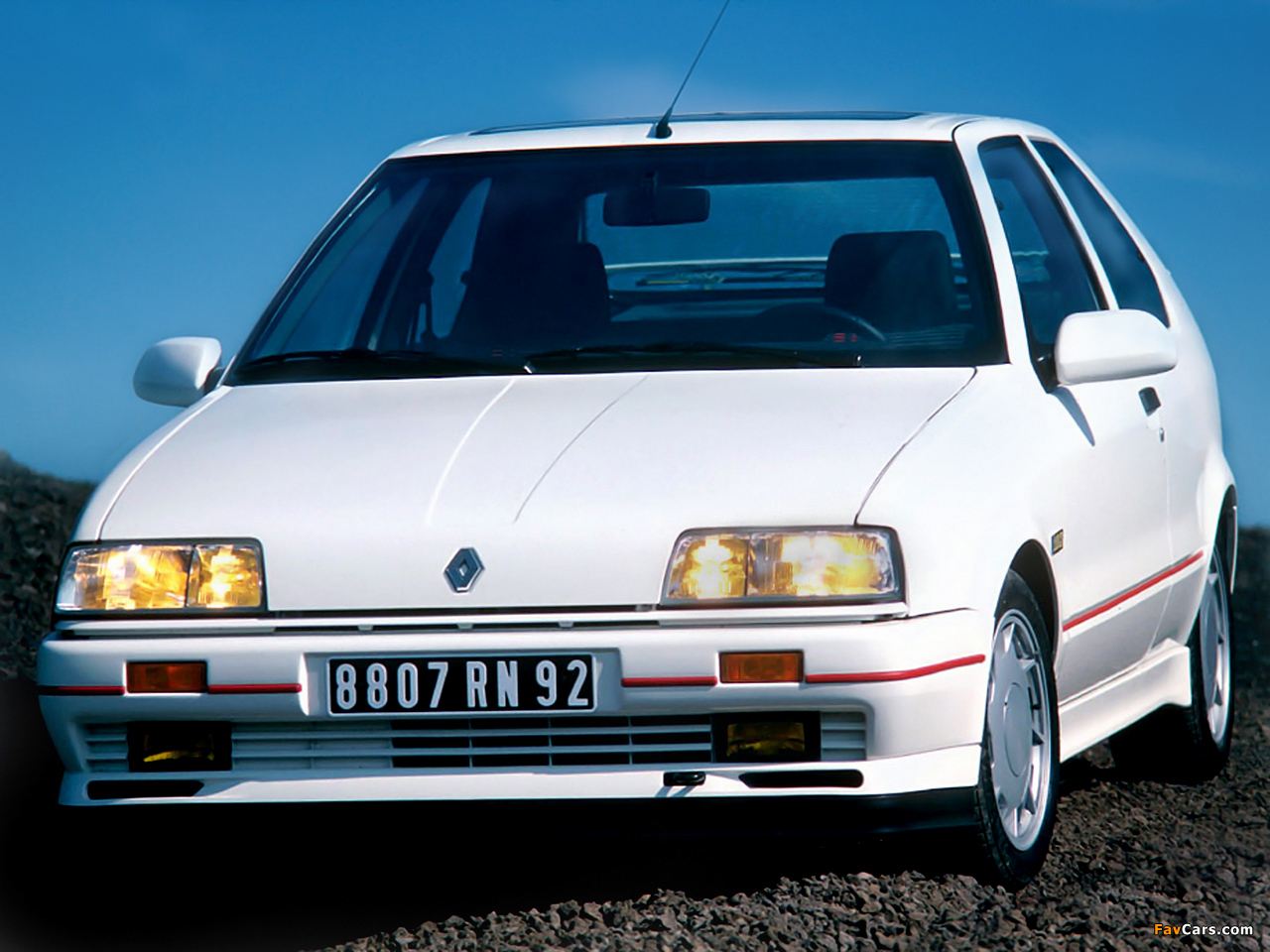 Images of Renault 19 16V 3-door 1988–92 (1280 x 960)