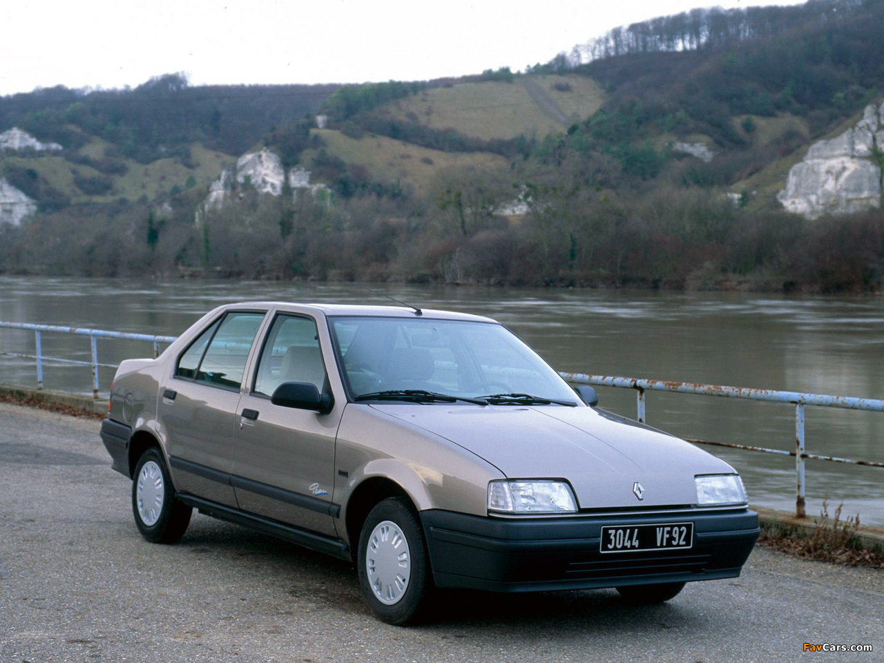 Photos of Renault 19 Chamade 1989–92 (1280 x 960)