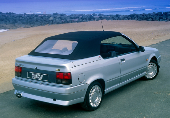 Photos of Renault 19 Cabrio 1990–92