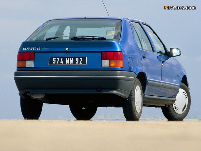 Pictures of Renault 19 5-door 1988–92 (640 x 480)
