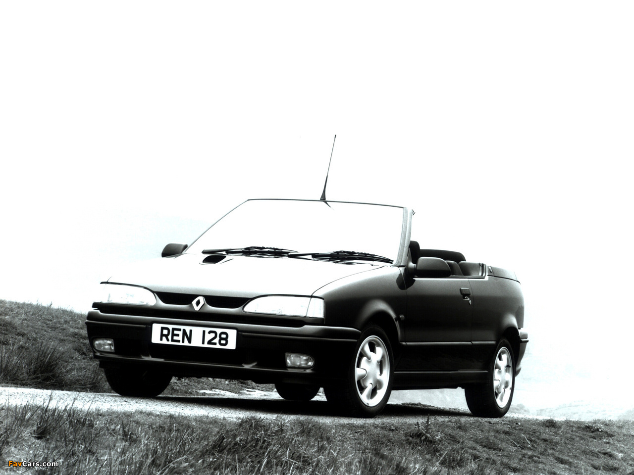 Renault 19 Cabrio UK-spec 1992–96 pictures (1280 x 960)