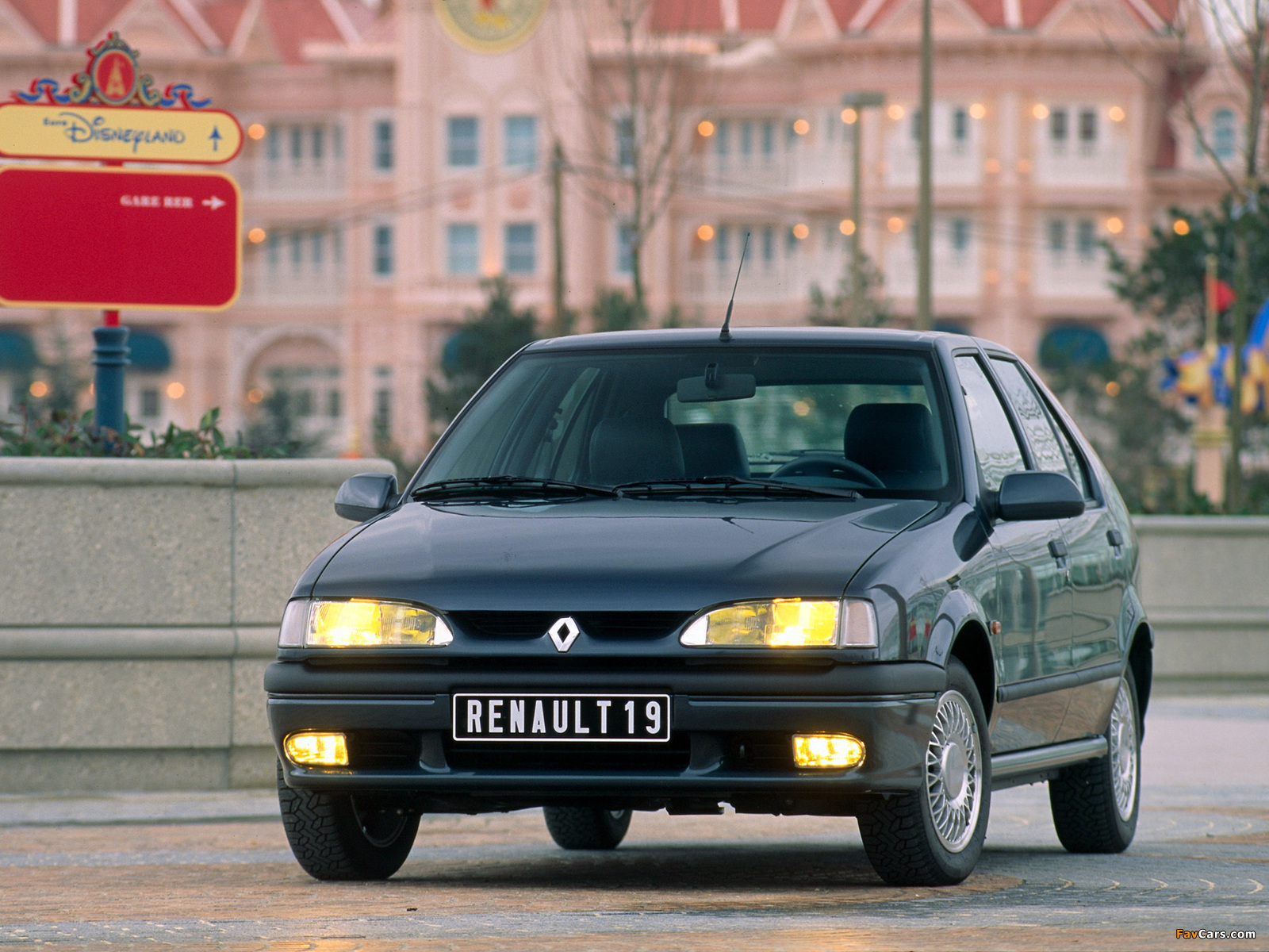 Renault 19 5-door 1992–96 wallpapers (1600 x 1200)