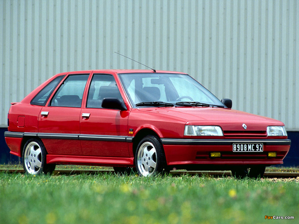 Photos of Renault 21 TXI Hatchback 1990–94 (1024 x 768)