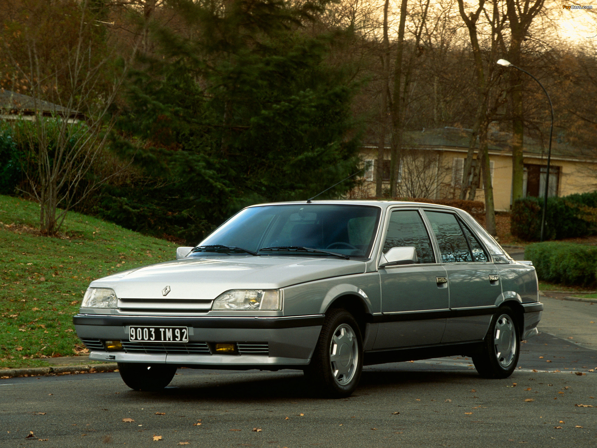 Photos of Renault 25 1988–92 (2048 x 1536)