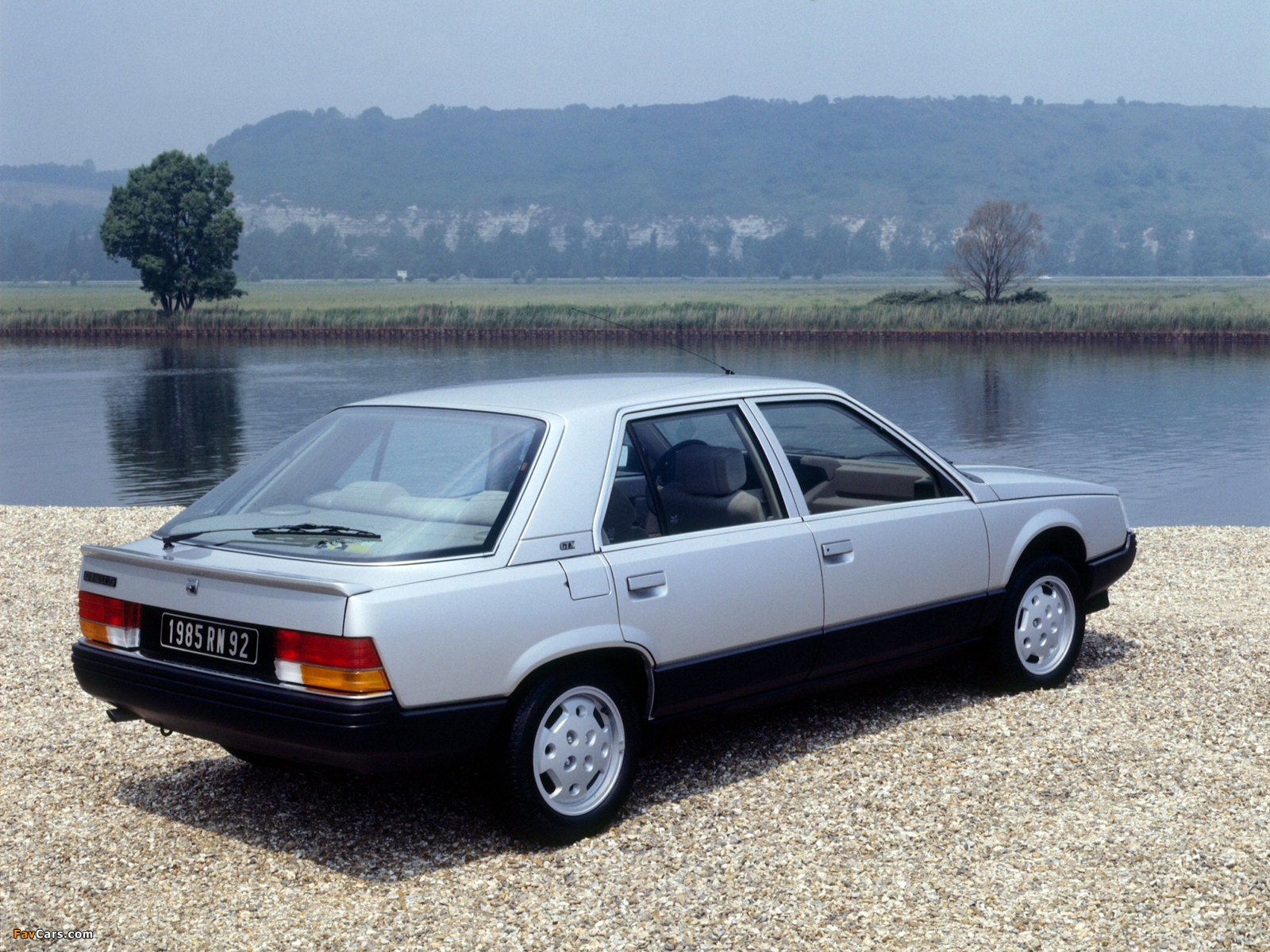 Pictures of Renault 25 1983–88 (1600 x 1200)