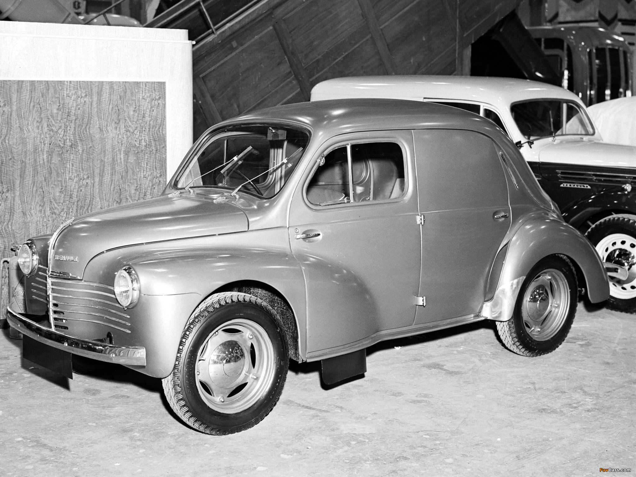 Renault 4 CV Commerciale 1947–52 pictures (2048 x 1536)