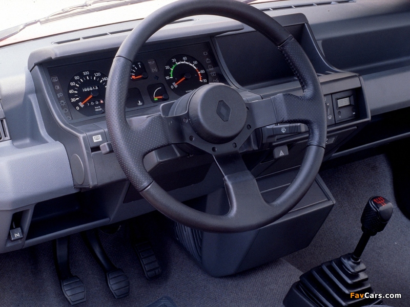Pictures of Renault 5 3-door 1985–96 (800 x 600)