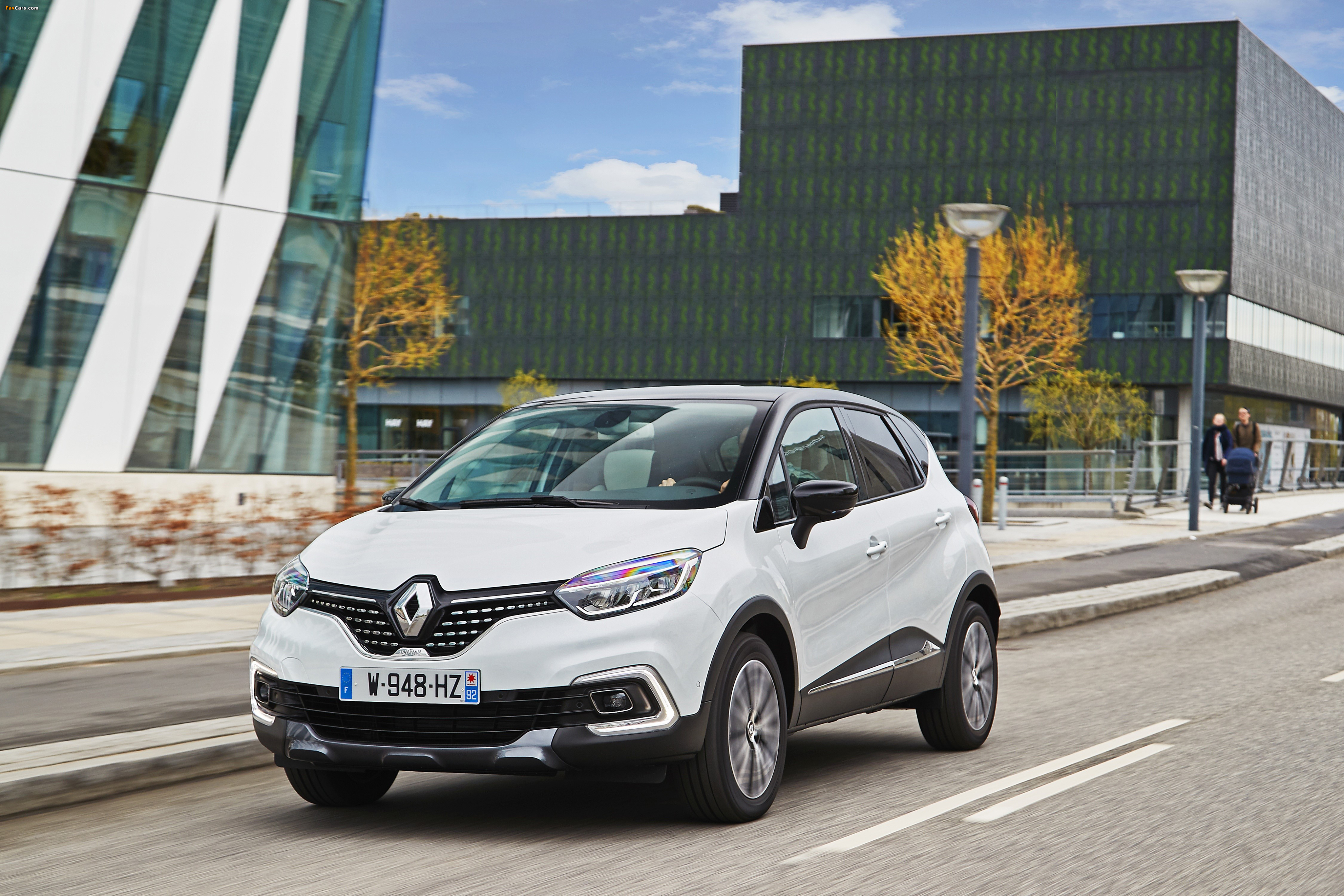 Photos of Renault Captur Initiale Paris 2017 (4096 x 2731)