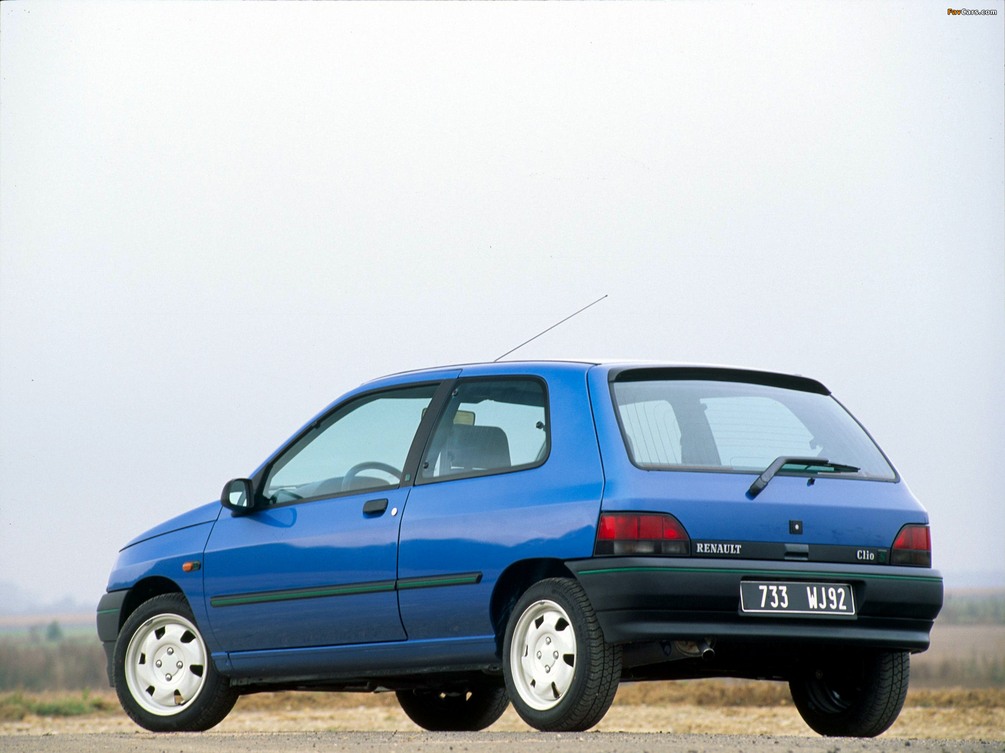 Images of Renault Clio 3-door 1990–97 (2048 x 1536)