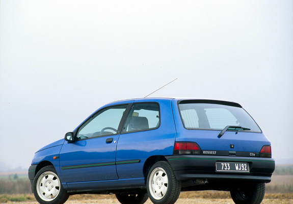 Images of Renault Clio 3-door 1990–97