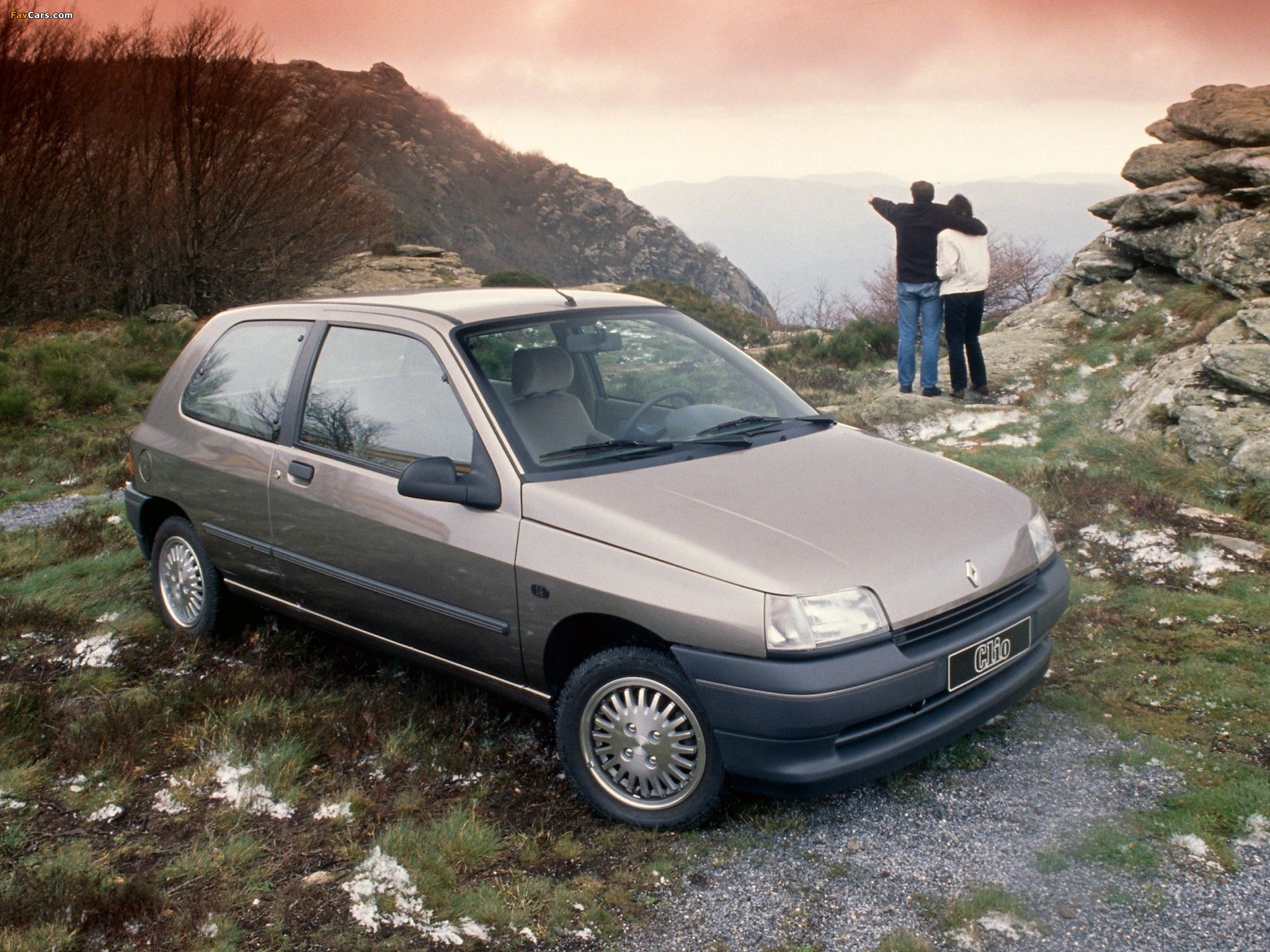 Images of Renault Clio 3-door 1990–94 (2048 x 1536)