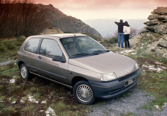 Images of Renault Clio 3-door 1990–94