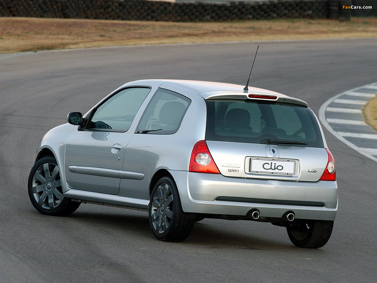 Images of Renault Clio Sport ZA-spec 2002–05 (1280 x 960)