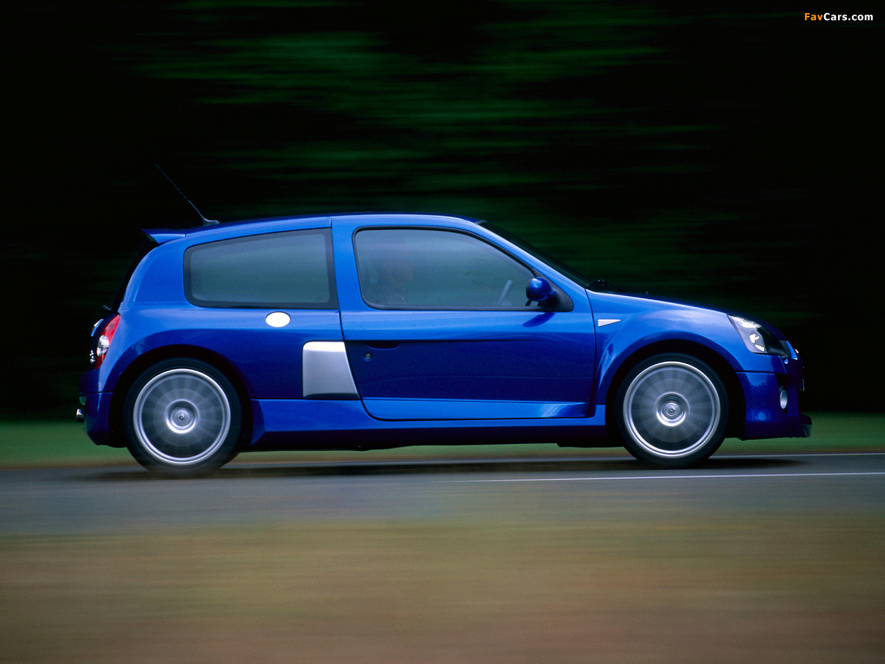 Images of Renault Clio V6 Sport 2003–04 (1280 x 960)