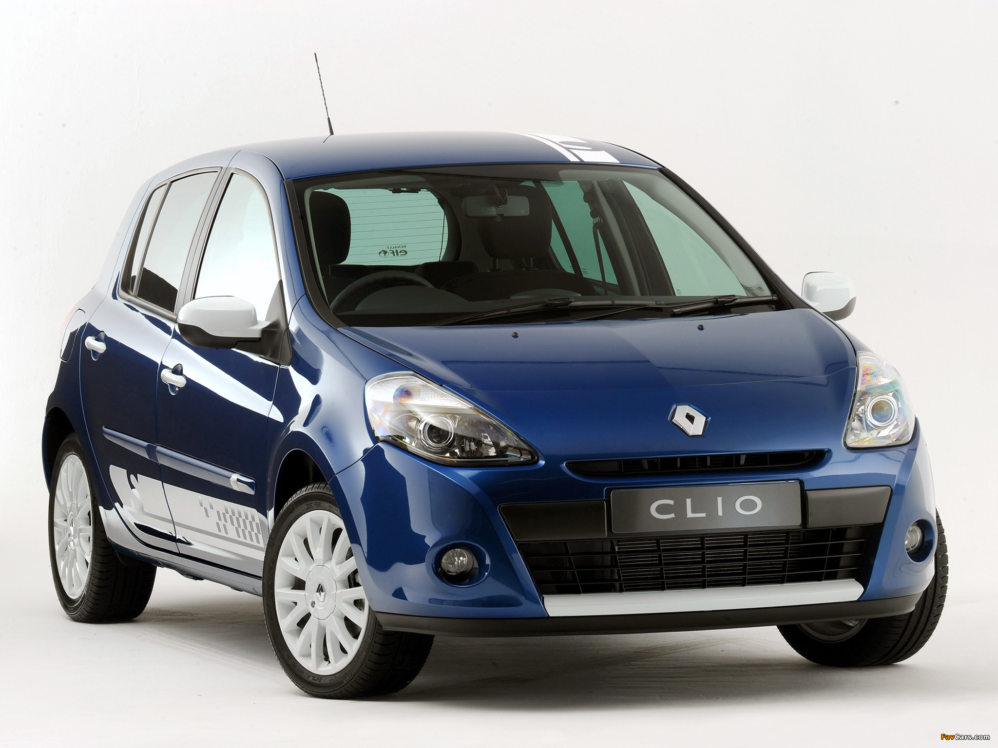 Images of Renault Clio S 5-door ZA-spec 2010–12 (2048 x 1536)