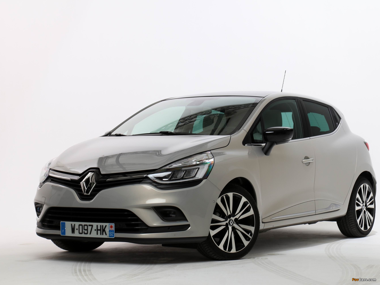 Images of Renault Clio Initiale Paris 2016 (1600 x 1200)