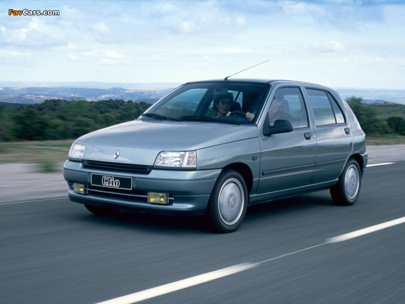 Photos of Renault Clio 5-door 1990–97 (800 x 600)