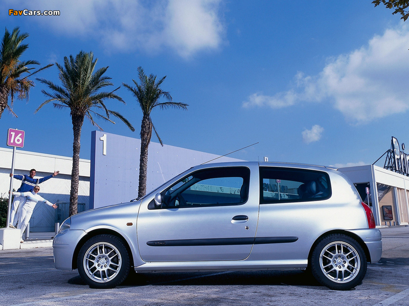Photos of Renault Clio 3-door 1998–2001 (800 x 600)