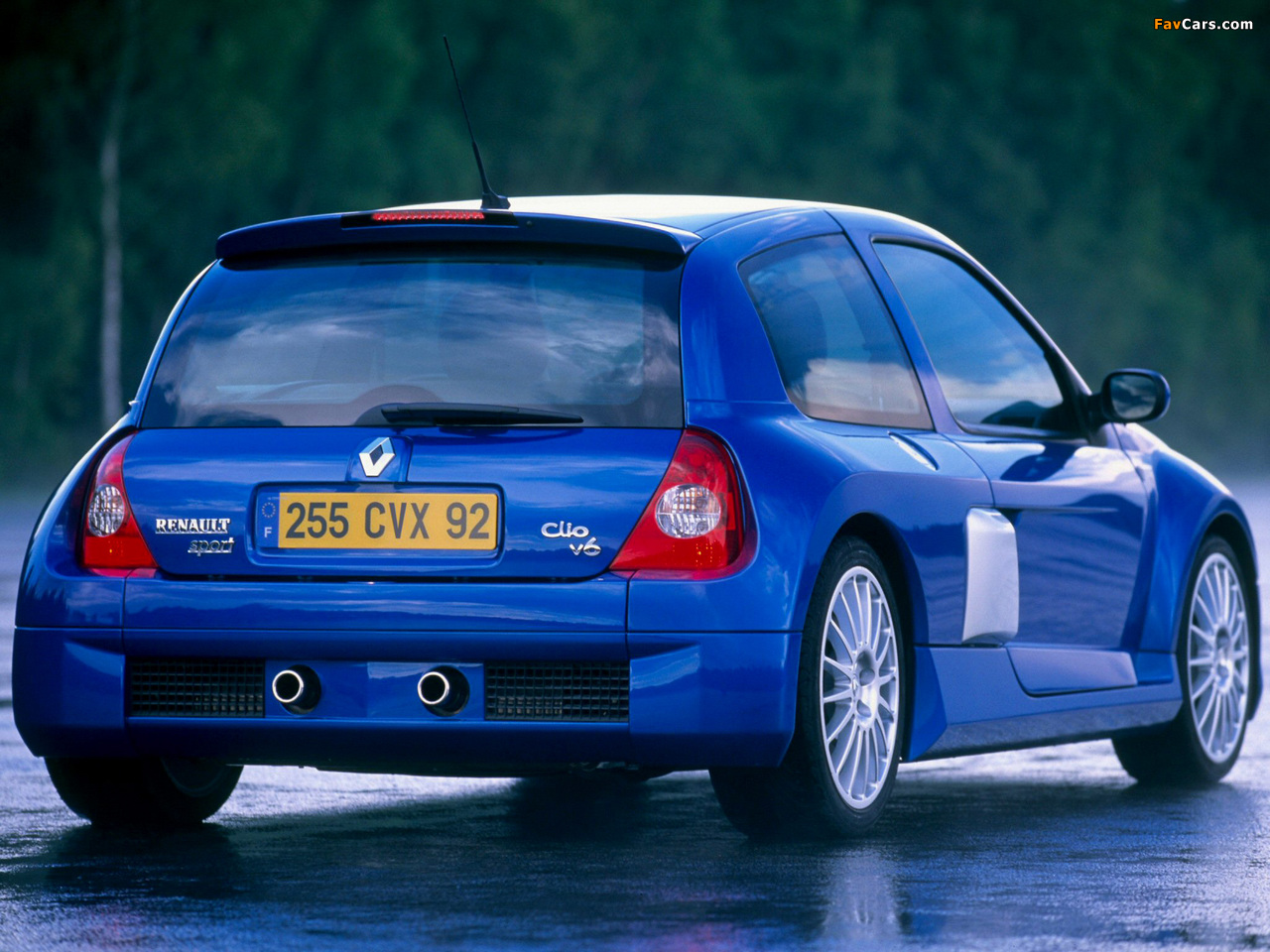 Photos of Renault Clio V6 Sport 2003–04 (1280 x 960)