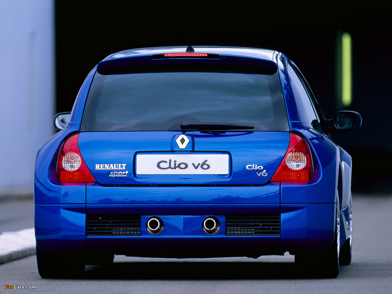 Photos of Renault Clio V6 Sport 2003–04 (1280 x 960)