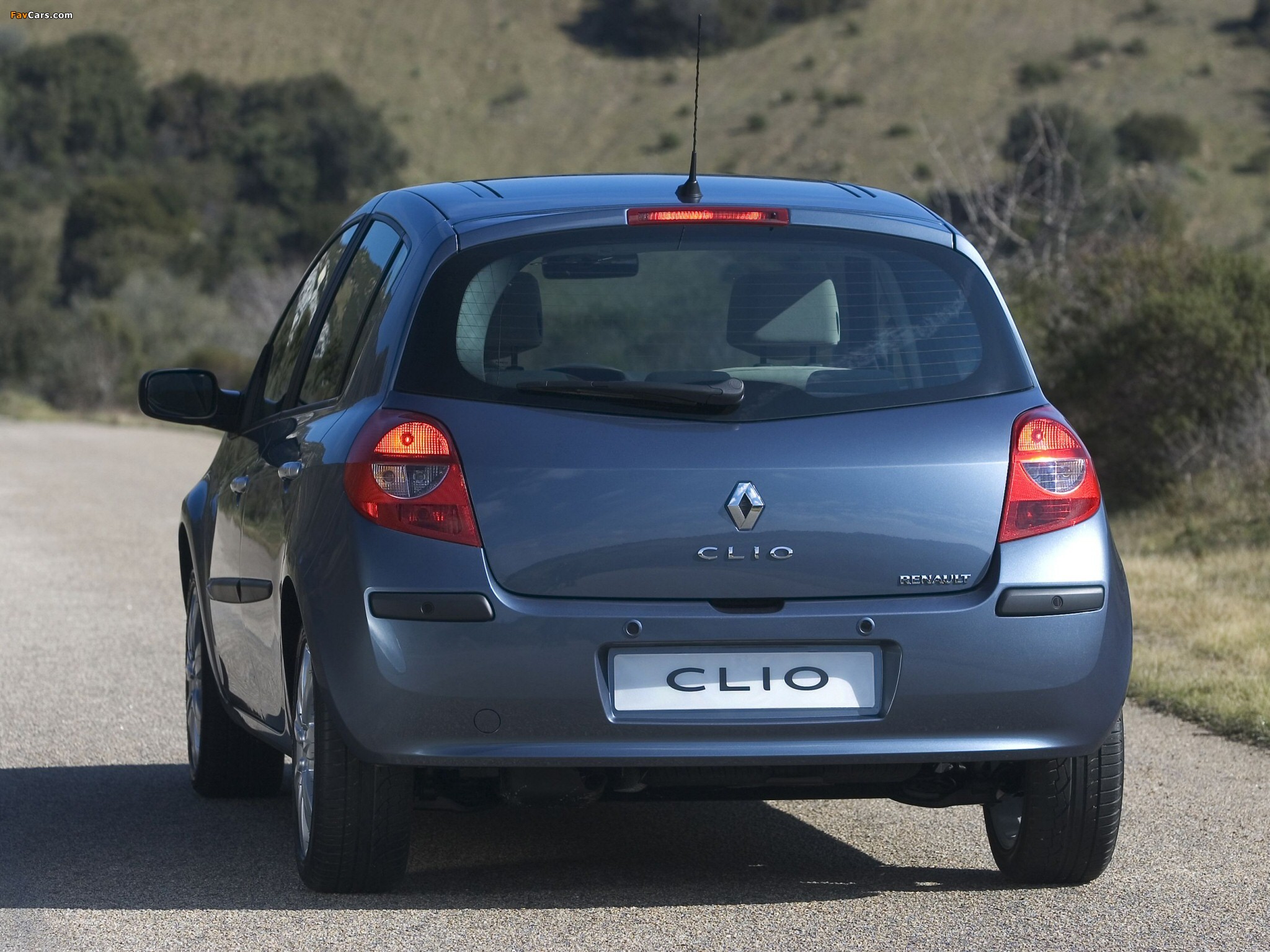 Photos of Renault Clio 5-door 2005–09 (2048 x 1536)