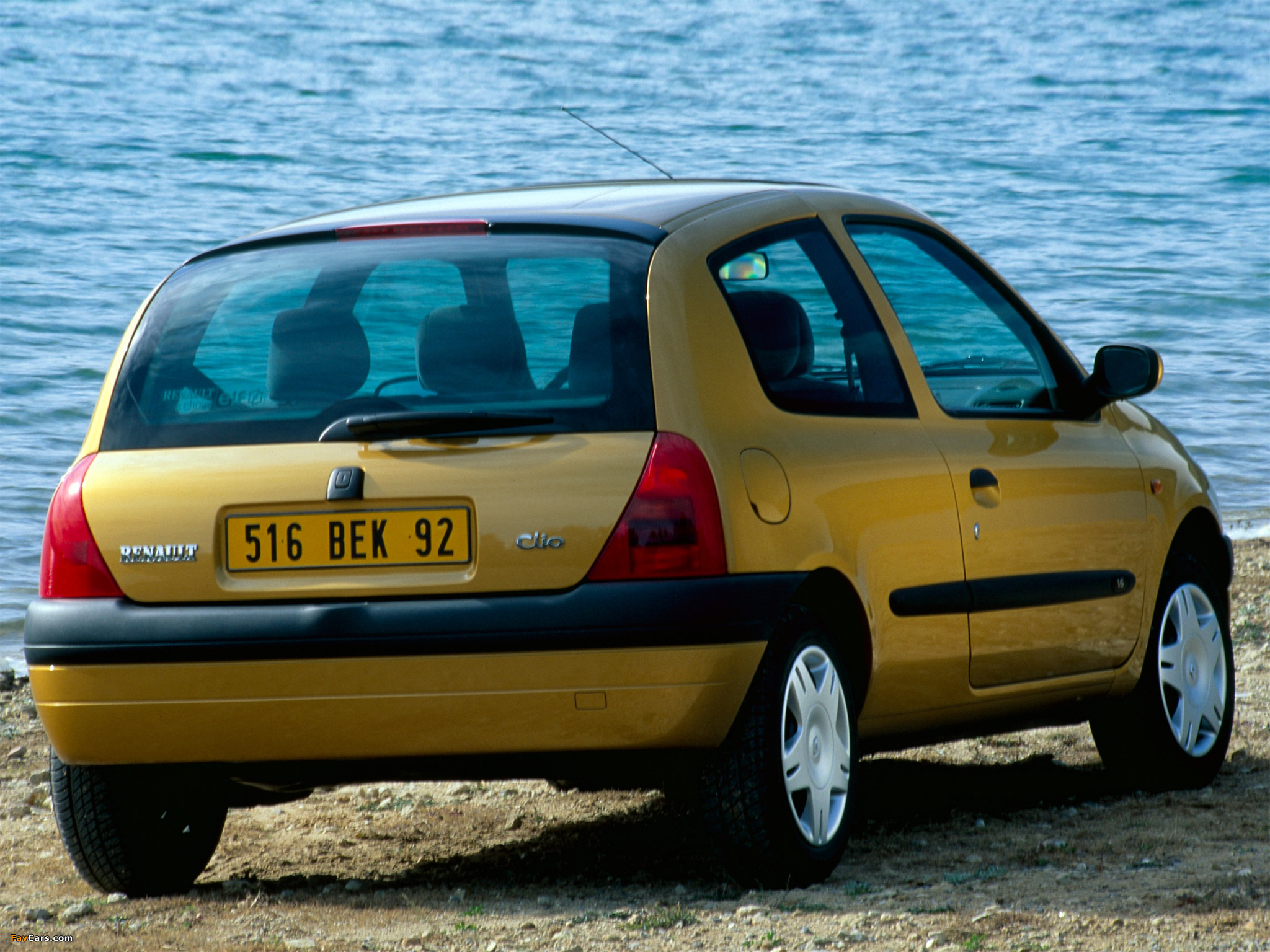 Pictures of Renault Clio 3-door 1998–2001 (2048 x 1536)