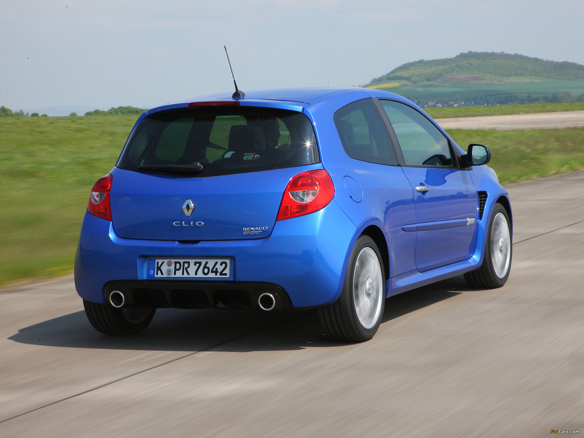 Pictures of Renault Clio R.S. 2009–12 (2048 x 1536)