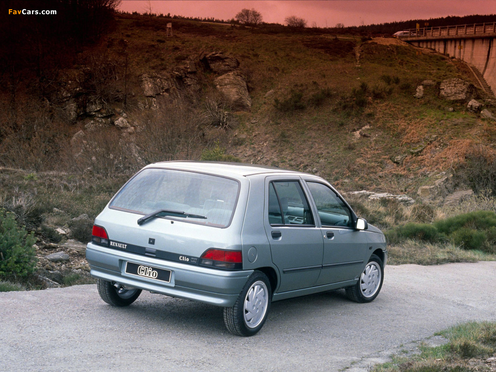 Renault Clio 5-door 1990–97 images (1024 x 768)