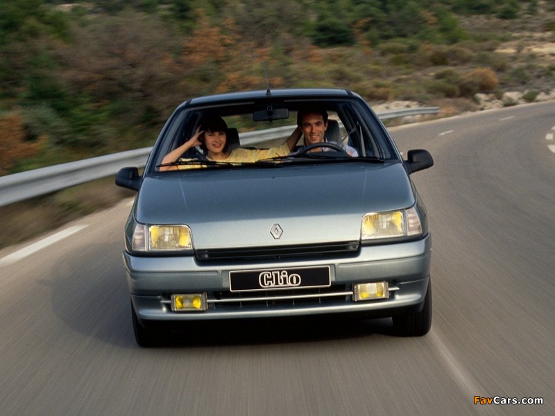 Renault Clio 5-door 1990–97 pictures (800 x 600)