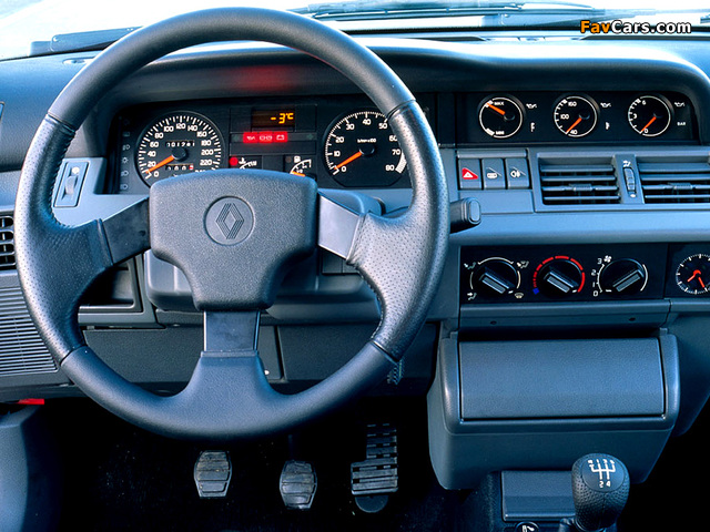 Renault Clio 16S 1993–97 images (640 x 480)
