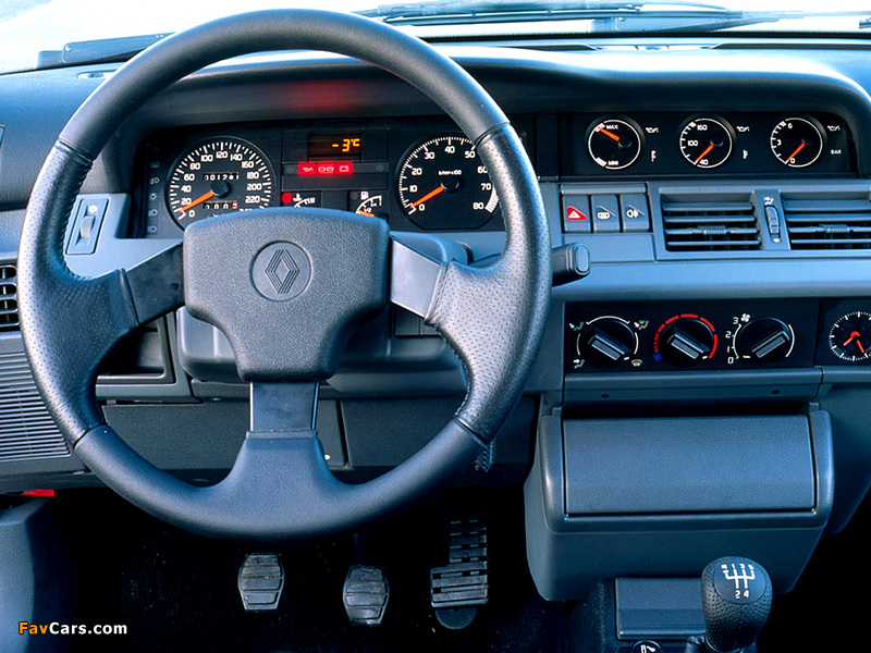 Renault Clio 16S 1993–97 images (800 x 600)