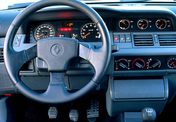 Renault Clio 16S 1993–97 images