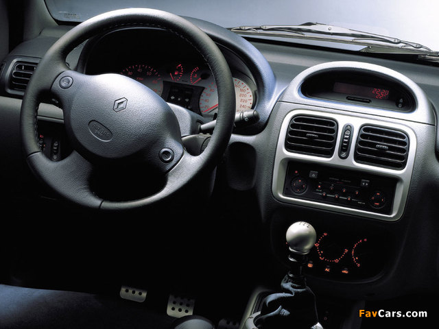 Renault Clio V6 Sport 1999–2001 images (640 x 480)