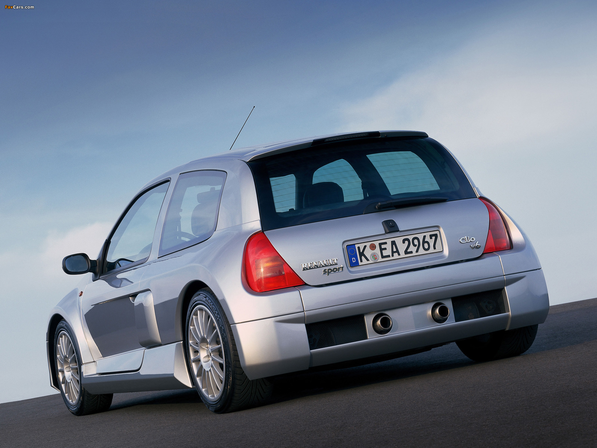 Renault Clio V6 Sport 1999–2001 wallpapers (2048 x 1536)