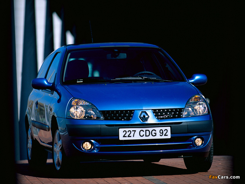 Renault Clio 3-door 2001–05 images (800 x 600)