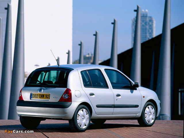 Renault Clio 5-door 2001–05 wallpapers (640 x 480)