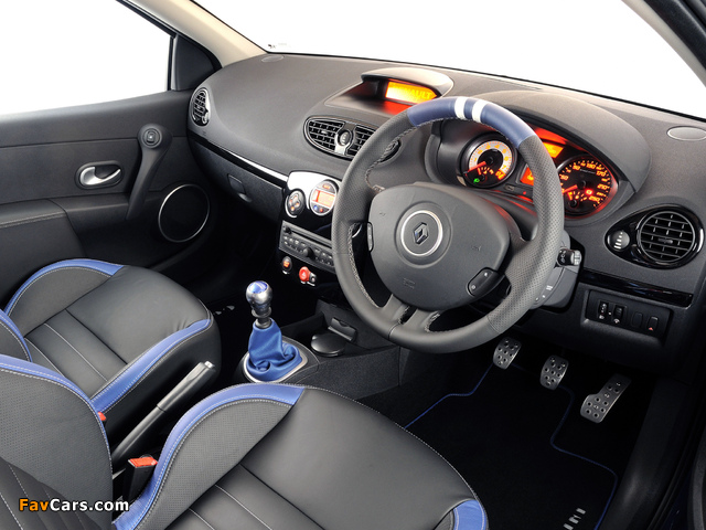 Renault Clio Gordini RS ZA-spec 2011 images (640 x 480)