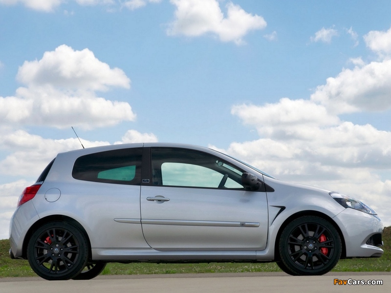 Renault Clio R.S. Silverstone GP 2011 pictures (800 x 600)