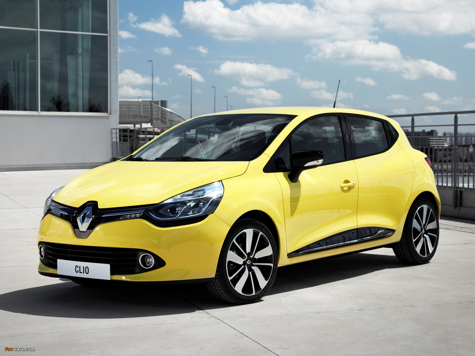 Renault Clio 2012 wallpapers (1600 x 1200)