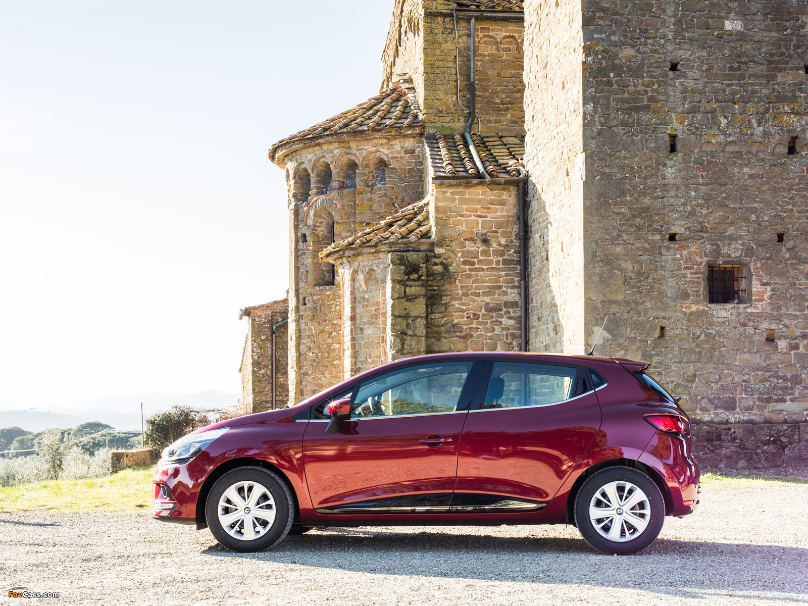 Renault Clio 2016 wallpapers (1600 x 1200)