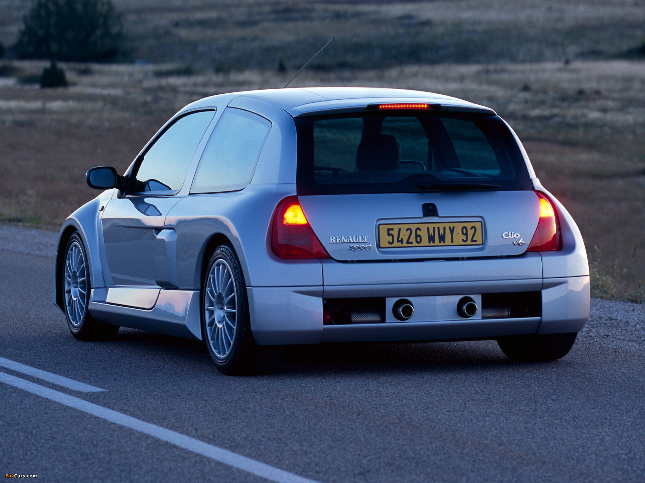 Renault Clio V6 Sport 1999–2001 wallpapers (2048 x 1536)