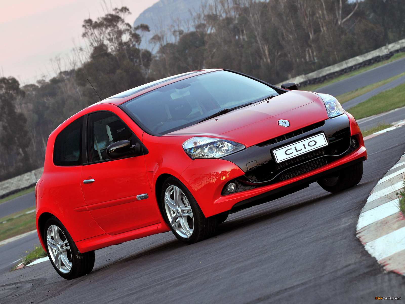 Renault Clio R.S. ZA-spec 2009–12 wallpapers (1600 x 1200)