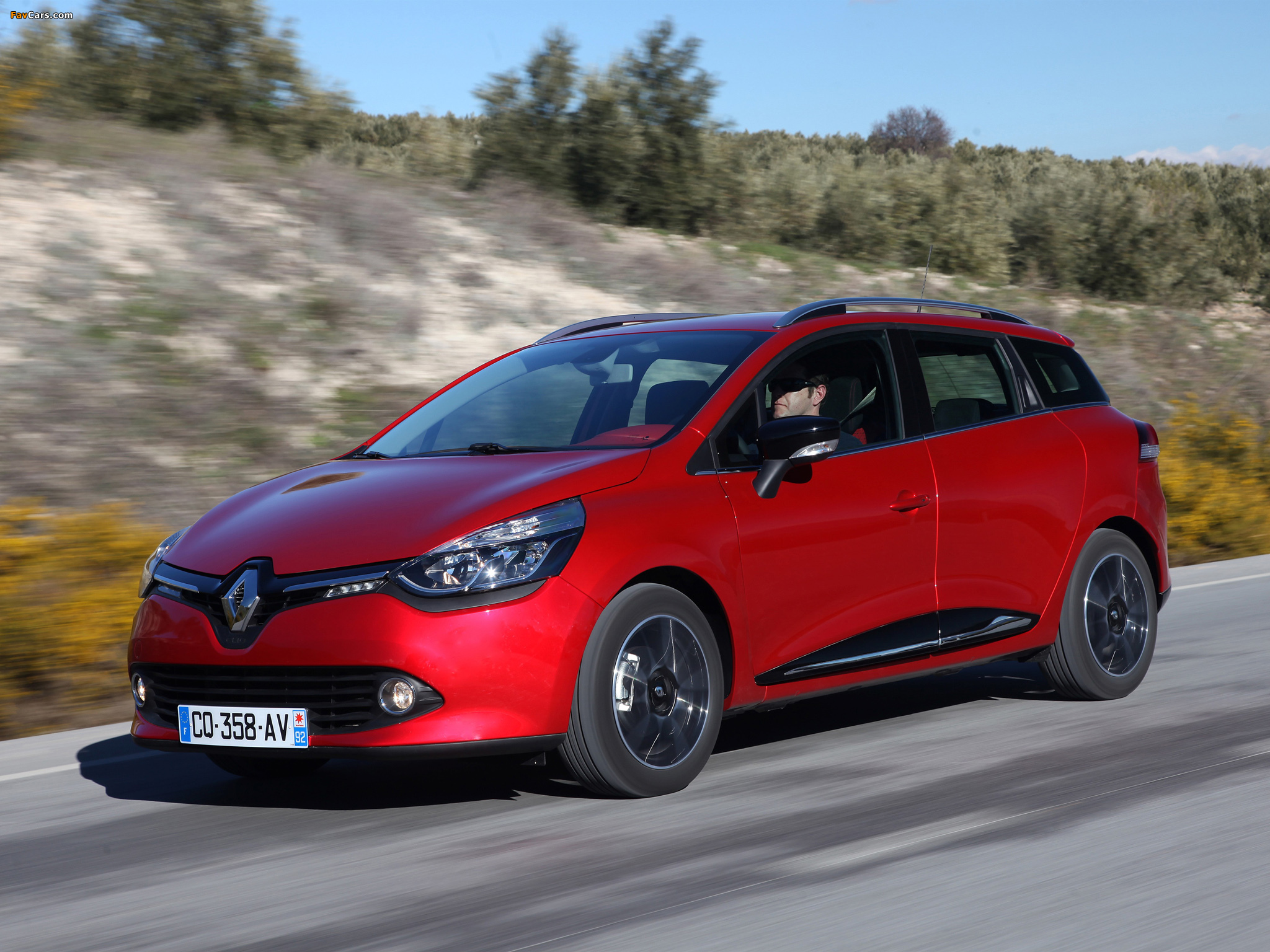 Renault Clio Estate 2013 wallpapers (2048 x 1536)