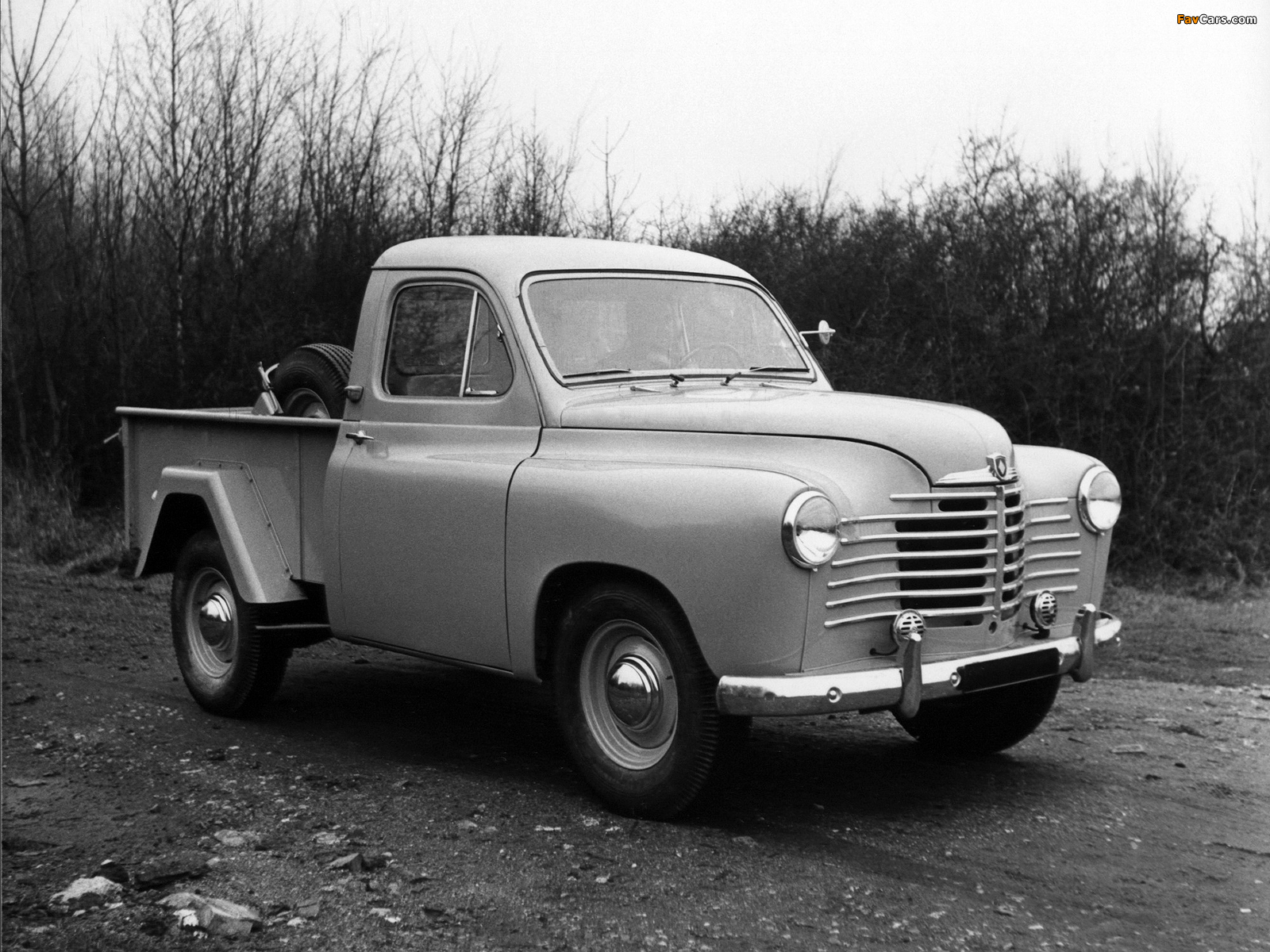 Photos of Renault Colorale Pickup 1950–57 (1600 x 1200)