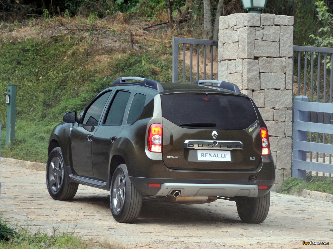 Renault Duster 2010 photos (1280 x 960)