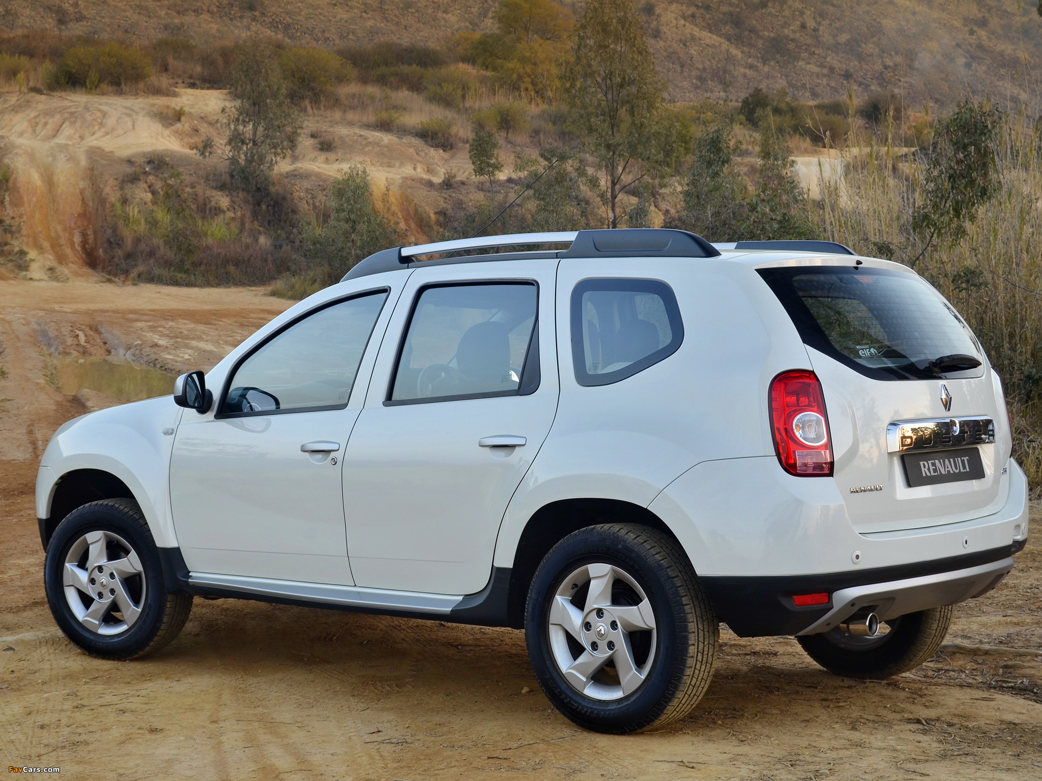 Renault Duster ZA-spec 2013 wallpapers (2048 x 1536)