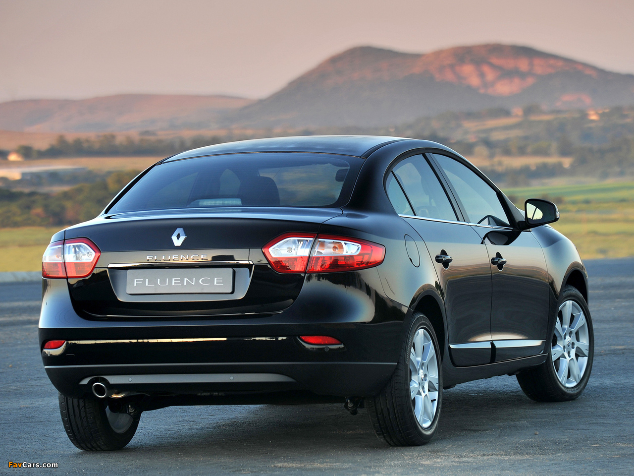 Pictures of Renault Fluence ZA-spec 2010 (1280 x 960)